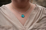 Collier chaine argenté vague bleu