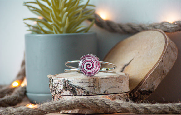 Bracelet jonc argenté spirale rose